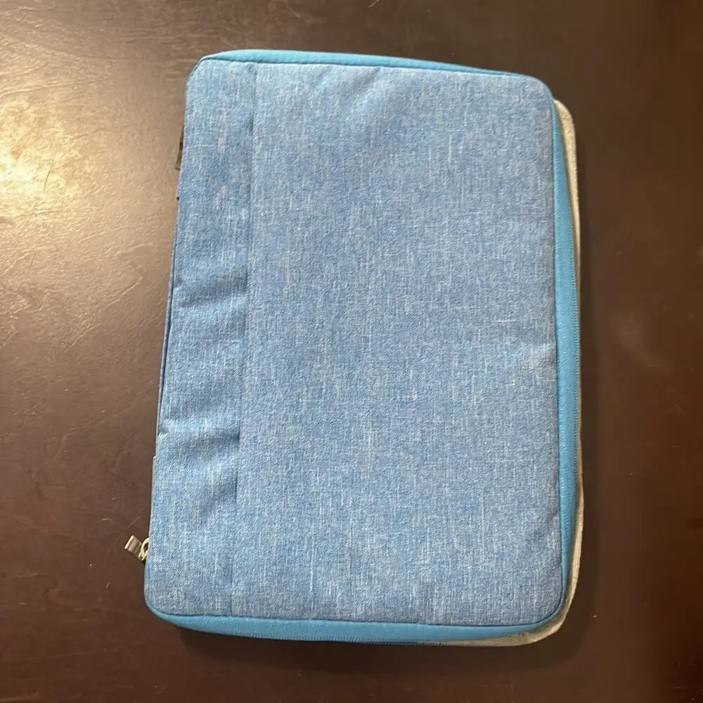 MacBook New Pro 13” shell and blue soft case